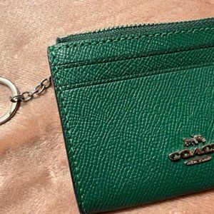 Coach Green Coin Purse Wallet - Hardly Used (LIKE NEW!)